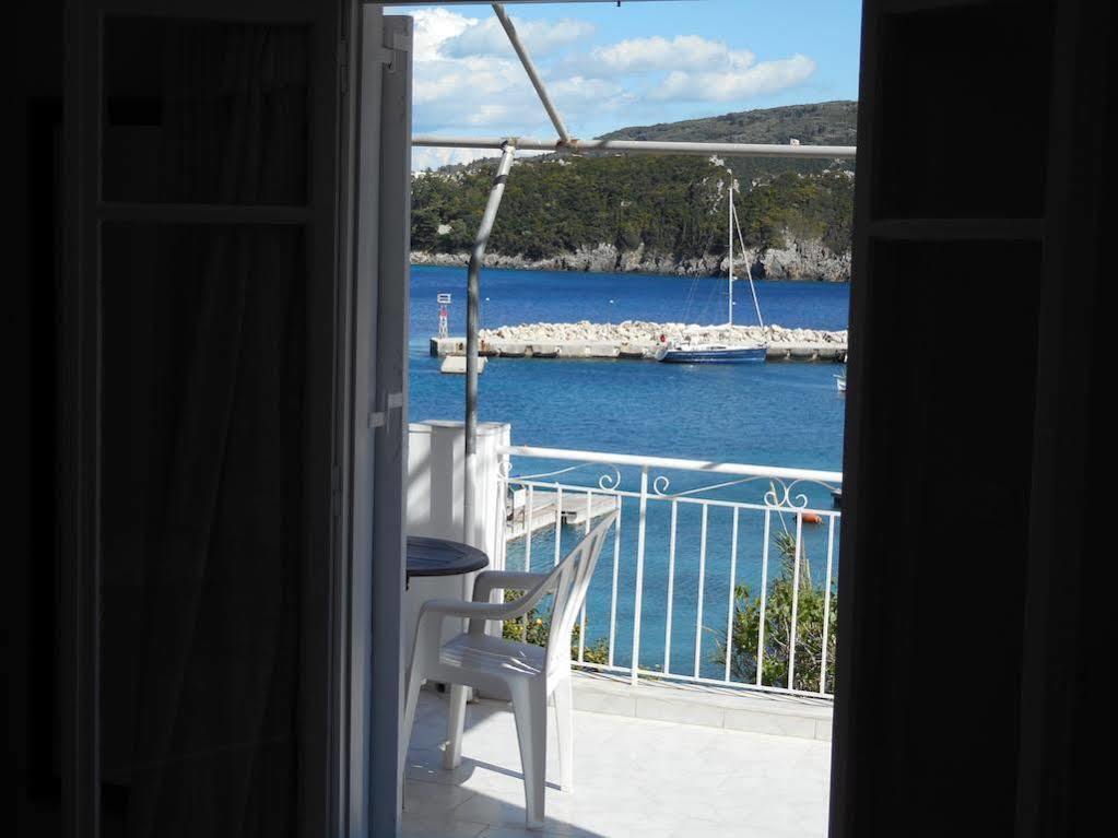 Molos Beach Apartments Paleokastritsa Buitenkant foto